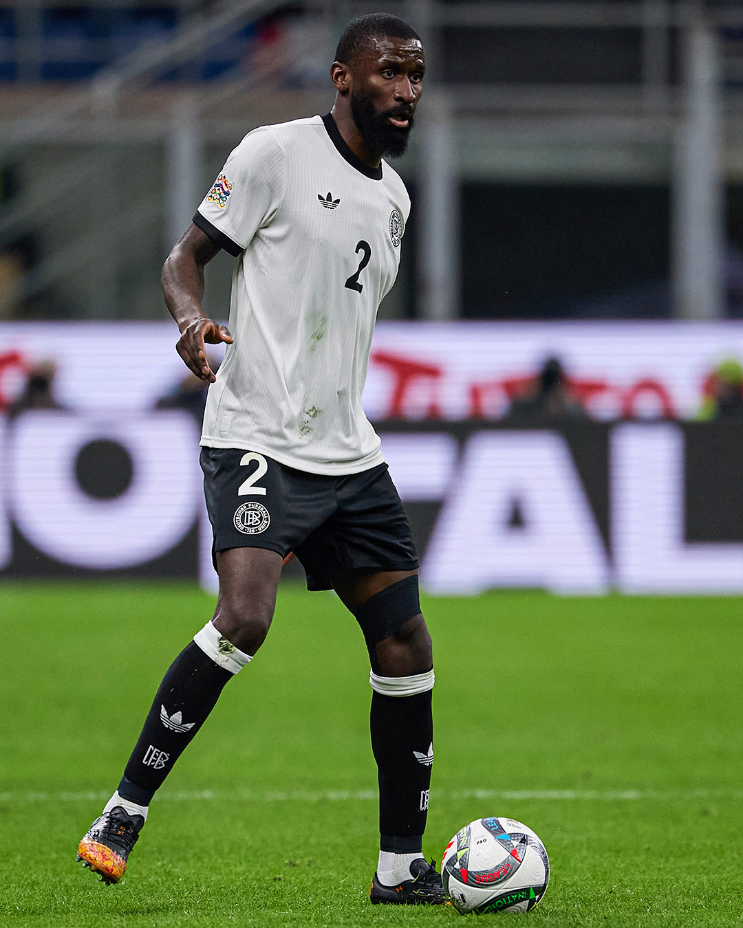 塞维利亚发布备战花絮，转会期临场应变，荷甲任务艰巨，赛季目标并未改变-九游体育