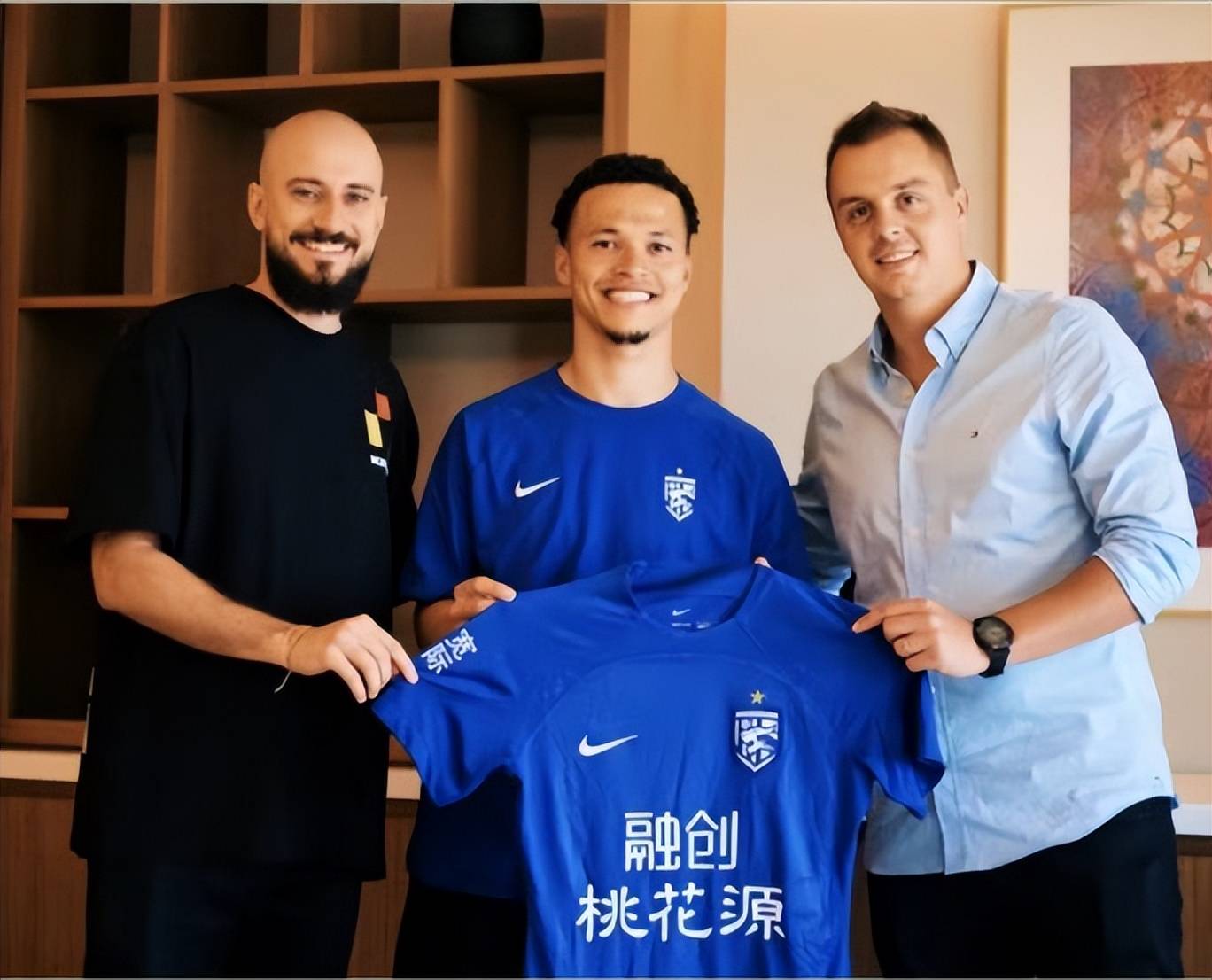 包含加时末段武汉三镇备战英超，强势反弹细节曝光，态度坚定，阵容厚度经受考验的词条-九游体育