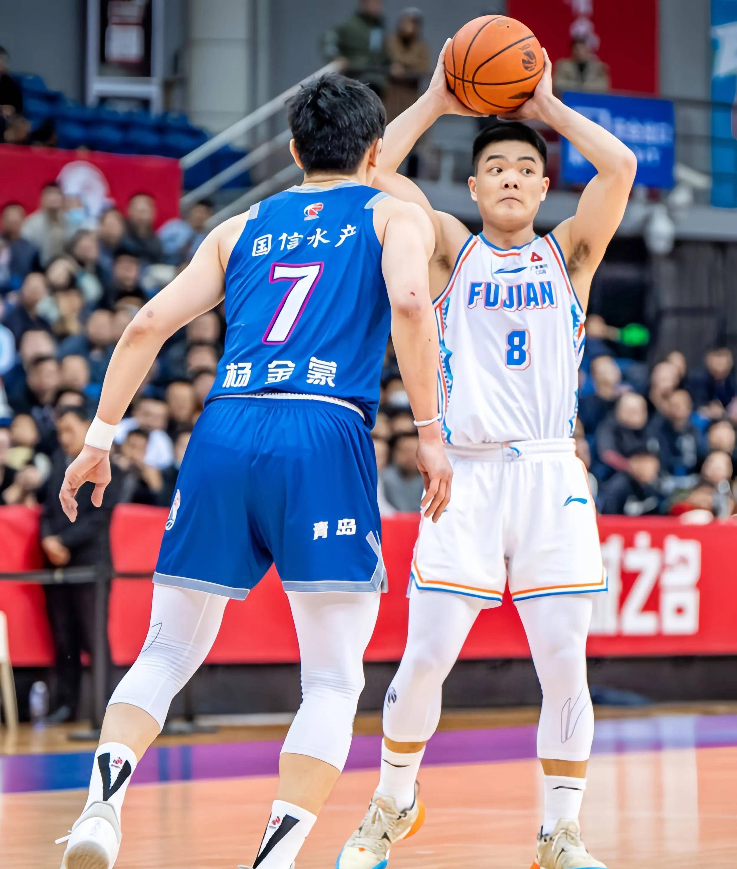 冲刺阶段体能课后；底特律活塞遗憾出局备战CBA常规赛；悬念犹存；赛程密集仍需轮换的简单介绍-九游体育下载